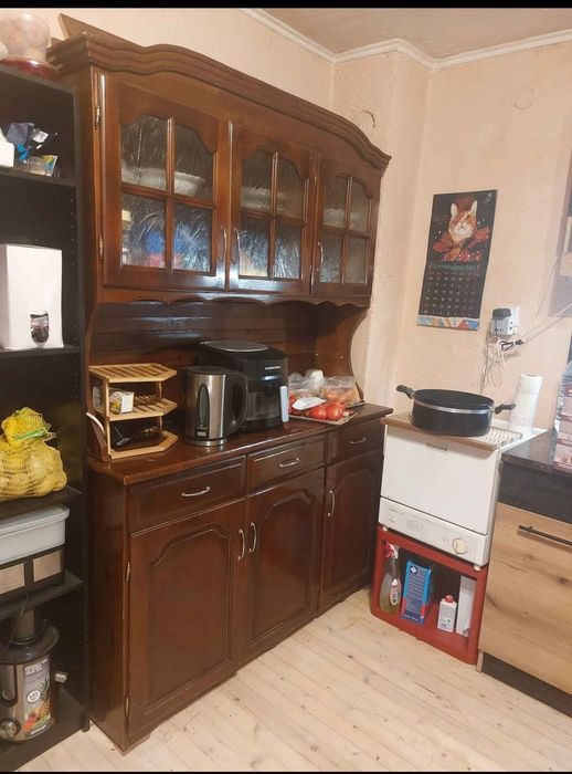 Дървен Бюфет шкаф