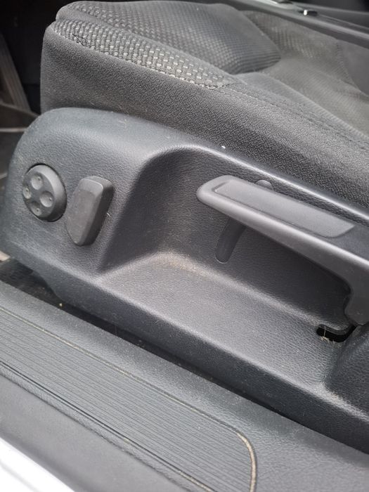 Vand volkswagen pasat 1.9 litri 2010