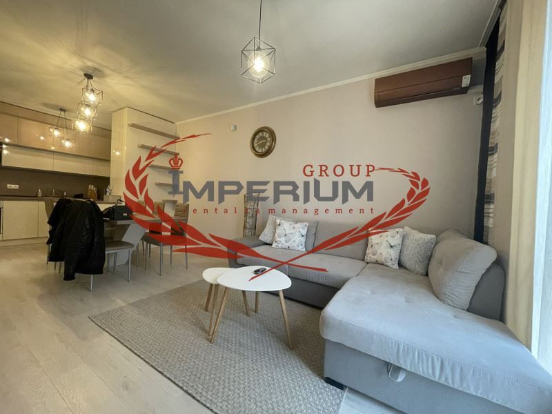 Дава се под наем Двустаен апартамент в Варна, Възраждане 3 - 70 кв.м за 382.5 € - Снимка #2