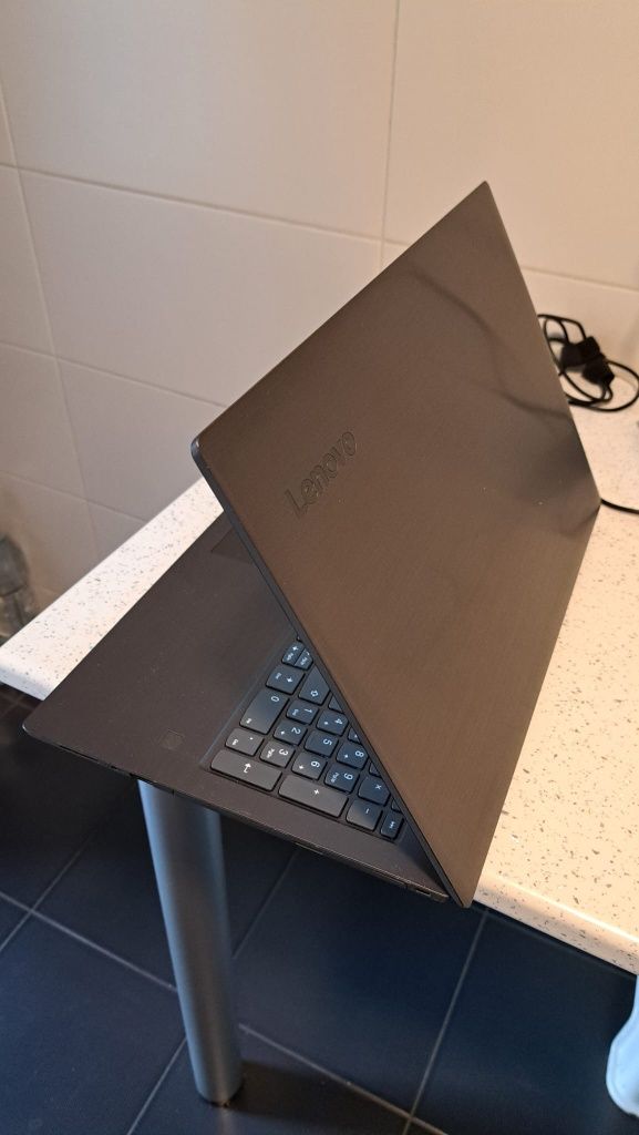 Laptop Lenovo i5-8250U, 8GB Ram, SSD 256GB, 15.6" inch, Win.11 PRO