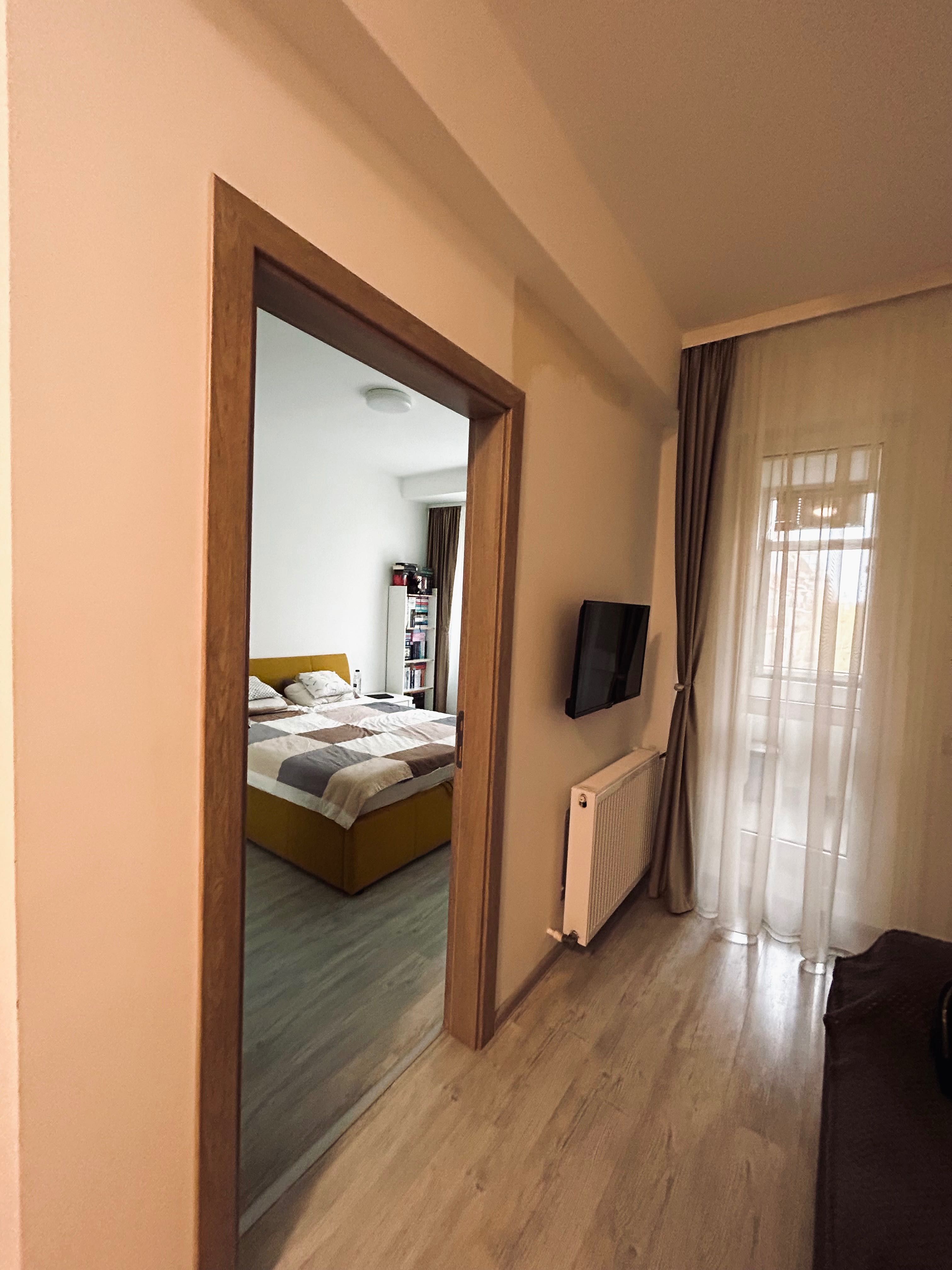 Închiriez studio în Militari Residence