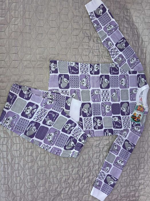 Нова пижама българска, ватирана лилаво и бяло