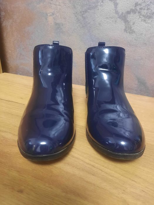 Incaltaminte cizmulite de fetita, marca Zara, marimea 33