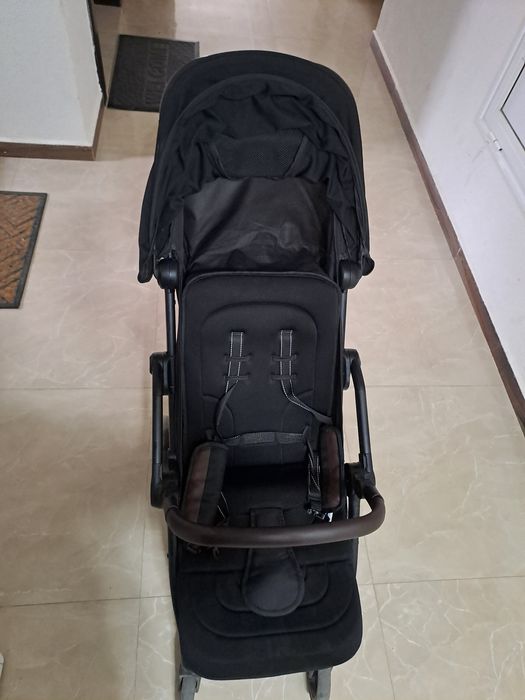 Детска количка – лека, сгъваема и удобна (като нова!)