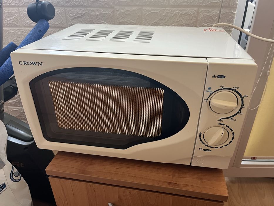 Микровълнова фурна Crown