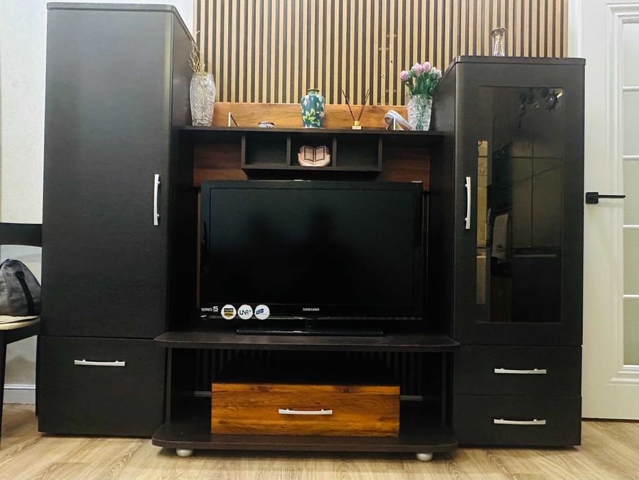 Стенка в гостиную (витрина + шкаф + тумба под ТВ)