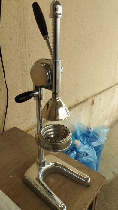 Продается соковыжималка 450.000