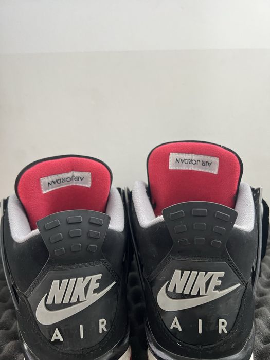 Air Jordan 4 Bred
