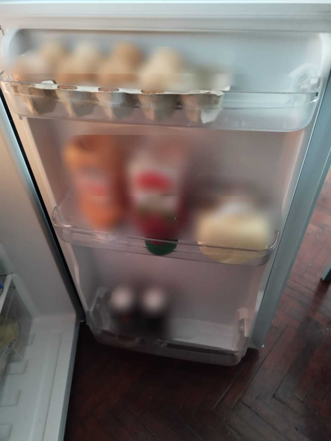 Frigider compact, 2 uși VORTEX - ca nou, garanție încă 1 an și 4 luni