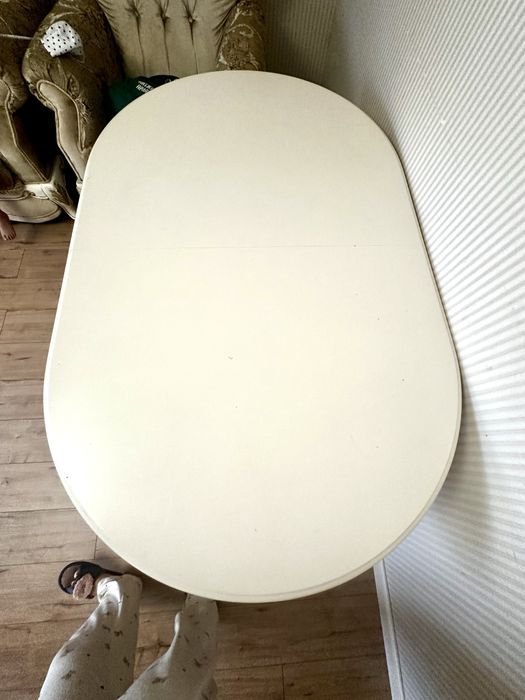 Продается шикарный обеденный стол