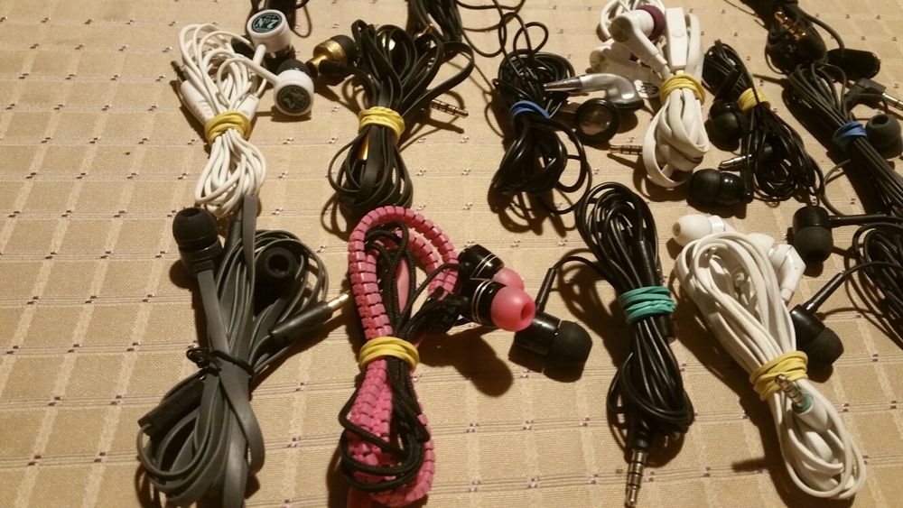 15 броя работещи слушалки с жак 3,5мм за 30 лева всички