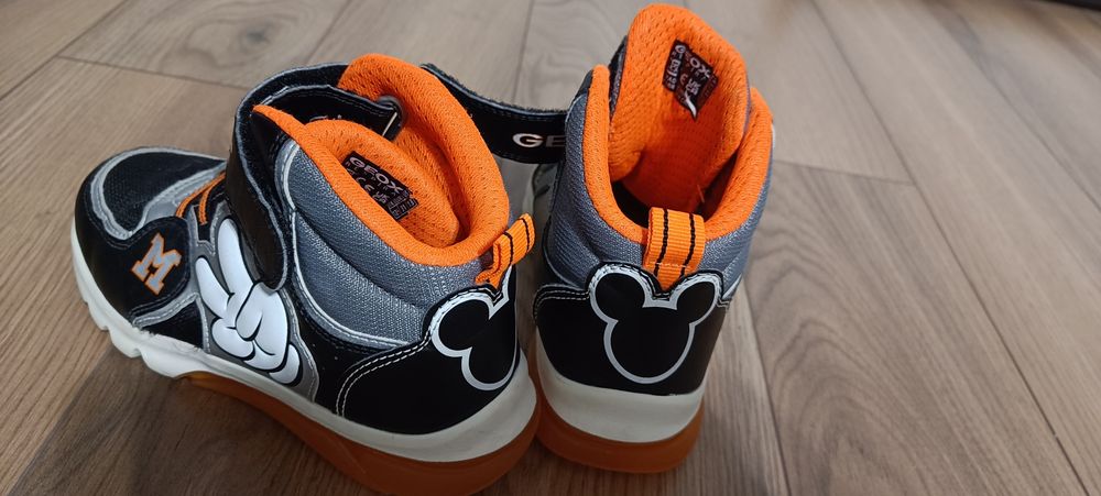 Vând ghete Geox unisex