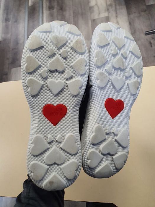 Adidasi Moschino 38,stare impecabila