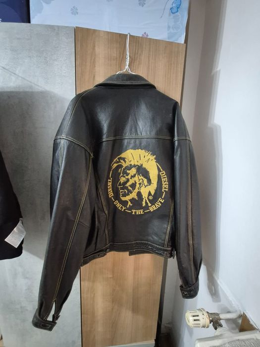 Vând  geaca de piele Diesel