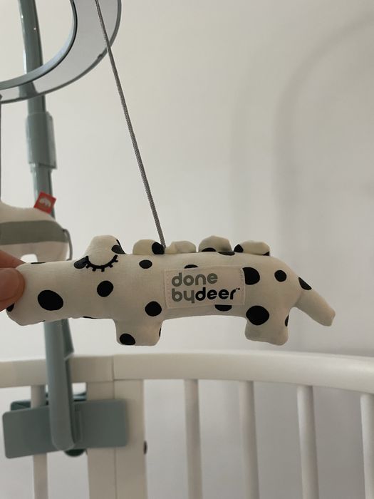 Dinebydeer Музикална икграчка с огледало