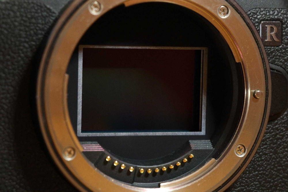 Canon EOS RP Aparat Mirrorless 26.2MP Full Frame 4K Body 2 acumulatori