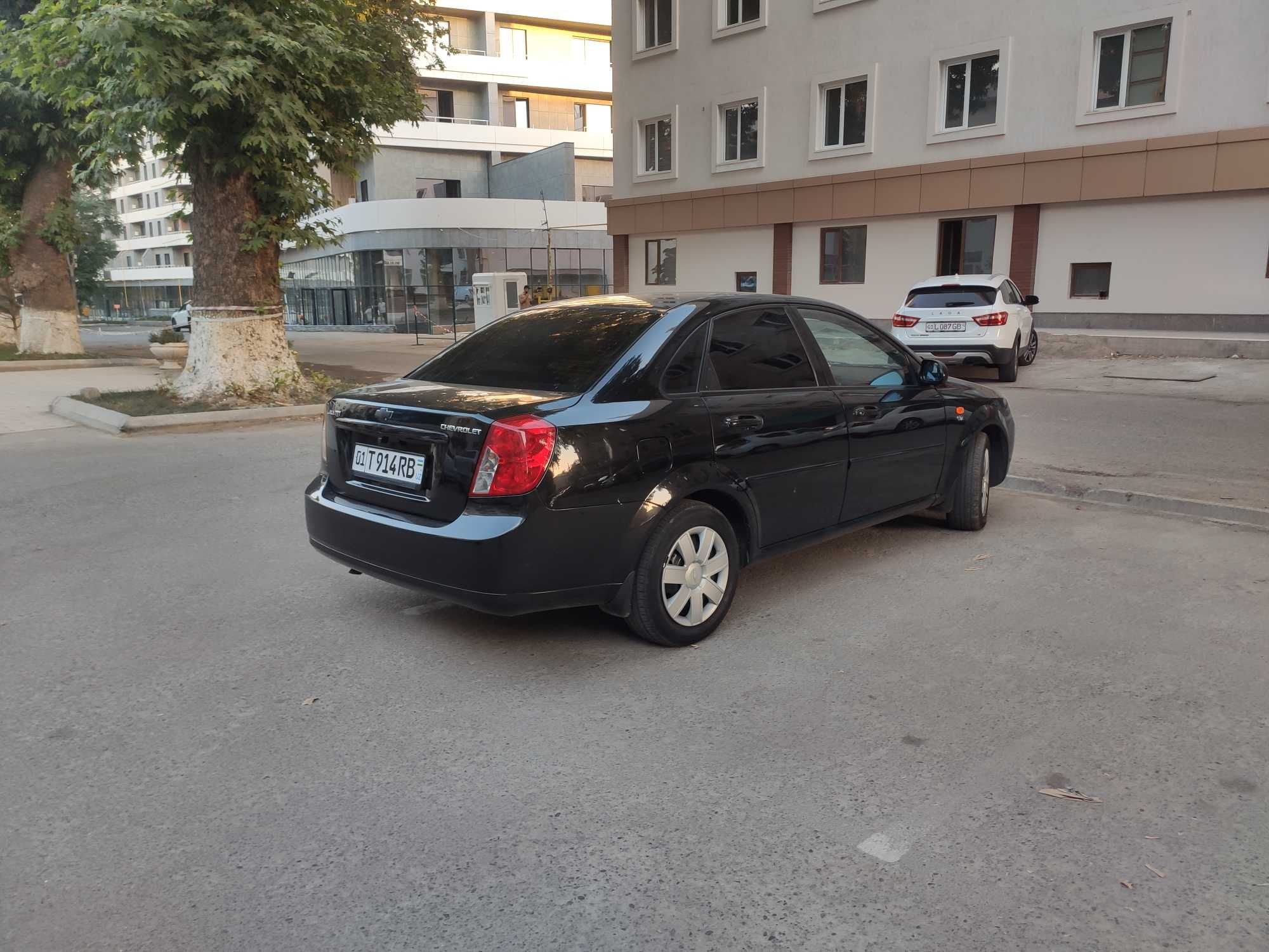 срочно Chevrolet Lacetti Ласетти метан кондиционер 1.8  свежая резина