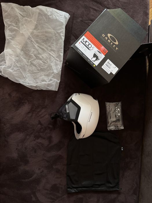 Ски каска Oakley Mod 5