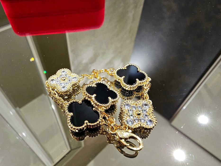Van Cleef & Arpels VCA Gold Black 5 Vintage Alhambra Дамска Гривна