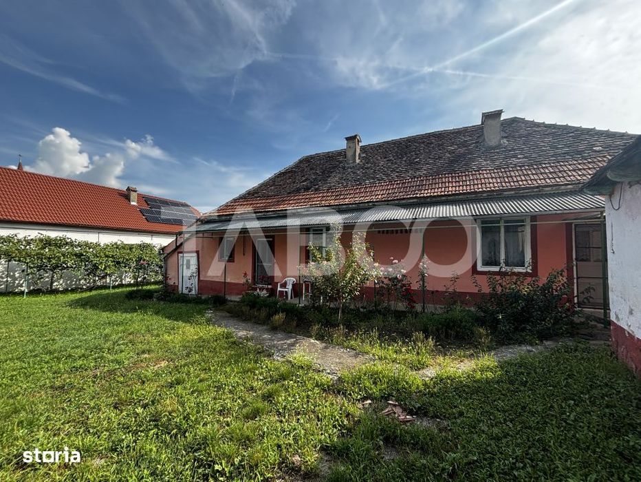 Casa saseasca de vanzare + bonus doua terenuri Seica Mare Sibiu