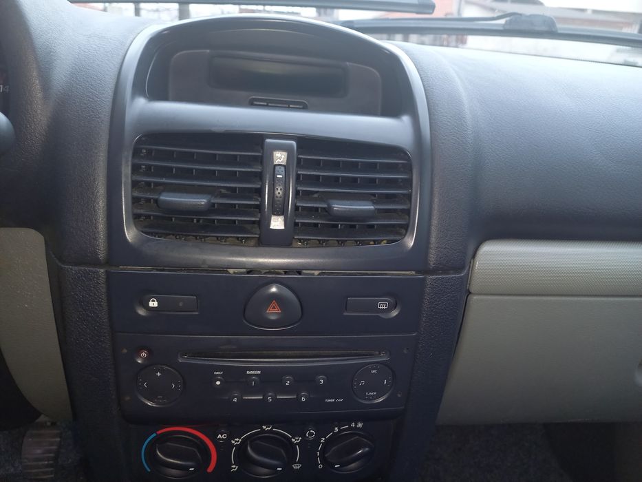 Reno Clio       .