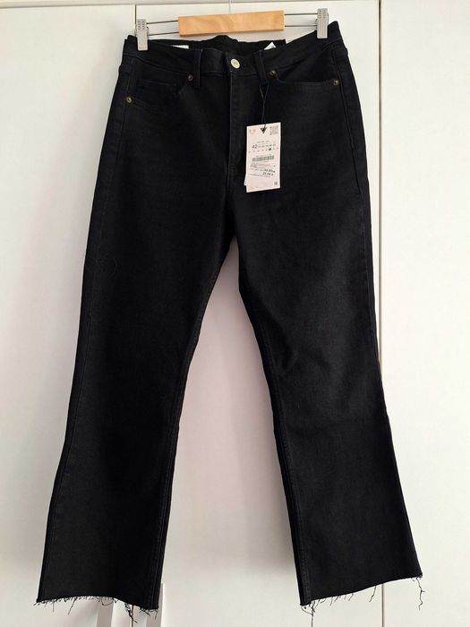 Дънки на Зара нови, черни.