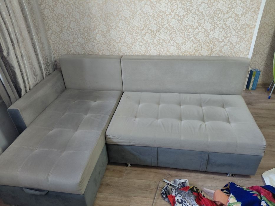 Продам диван для гостиной