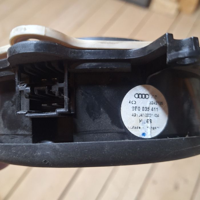 Vând tun bass alpine,stație Sony și 4 difuzoare audi(originale)