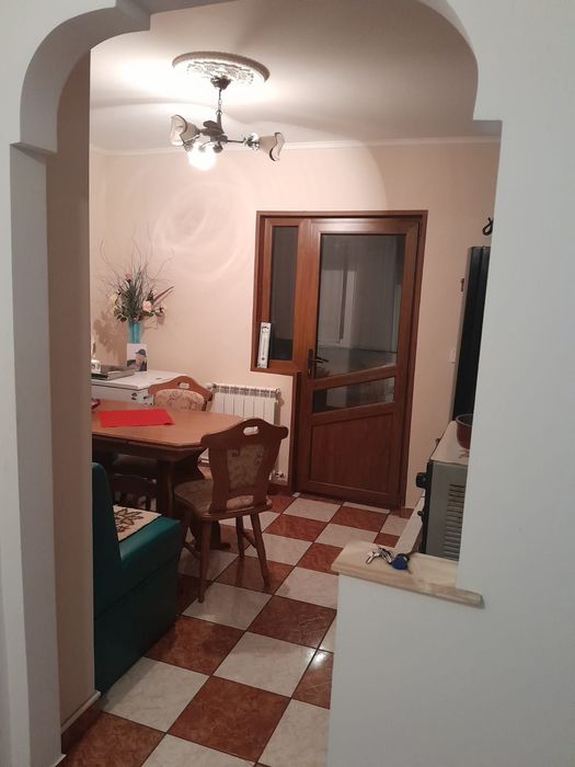 Vând apartament 3 camere Str. Podgoriilor