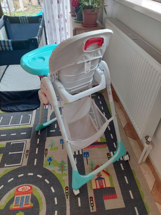 Scaunel cu masuta bebelusi