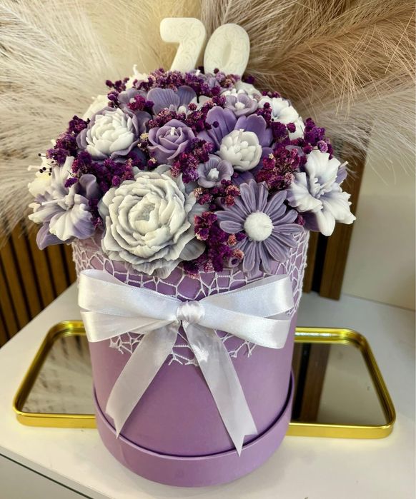 Ръчно изработени букети от соев восък