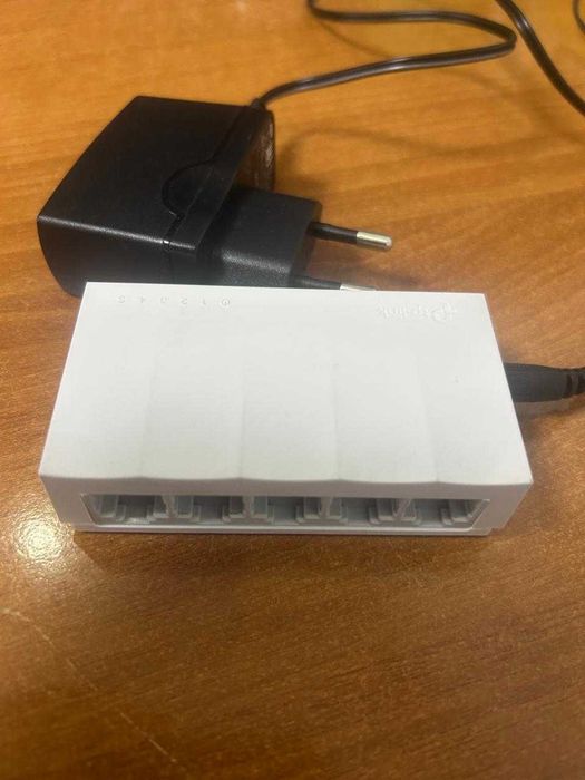 Коммутатор TP-Link LS1005 4-х портовый