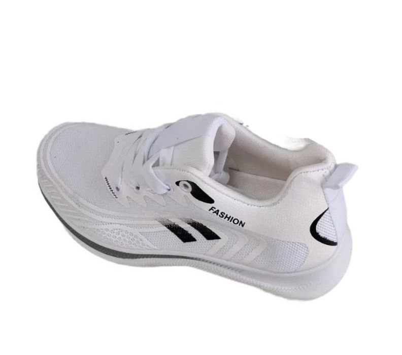 Дамски спортни обувки