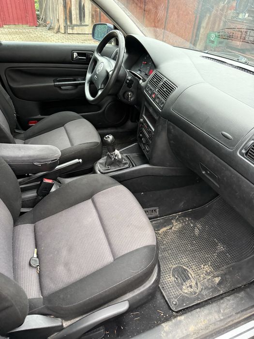 Vand sau Dezmembrez golf 4 1.6 16v