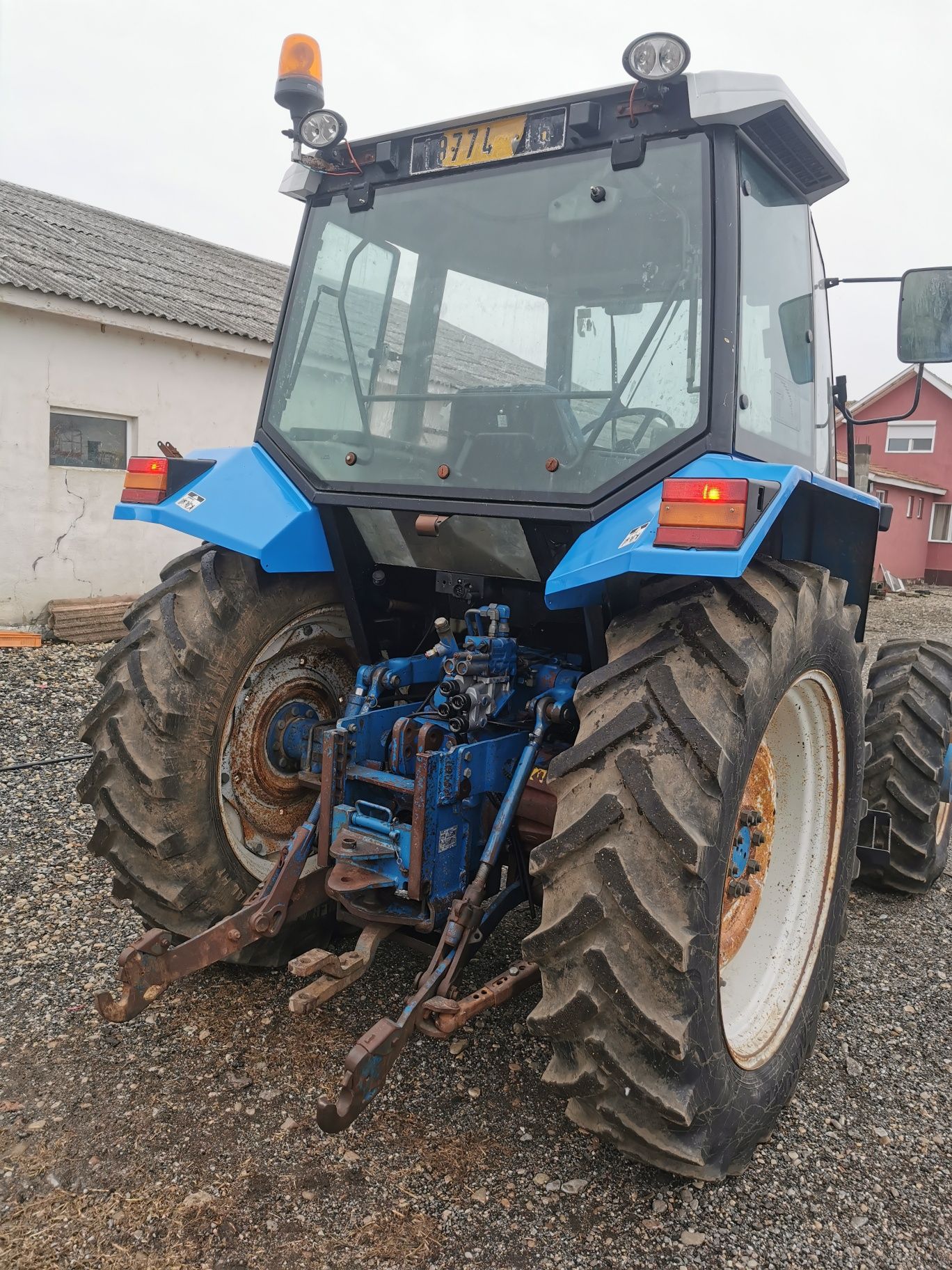 Tractor agricol New Holland Ford 6640
