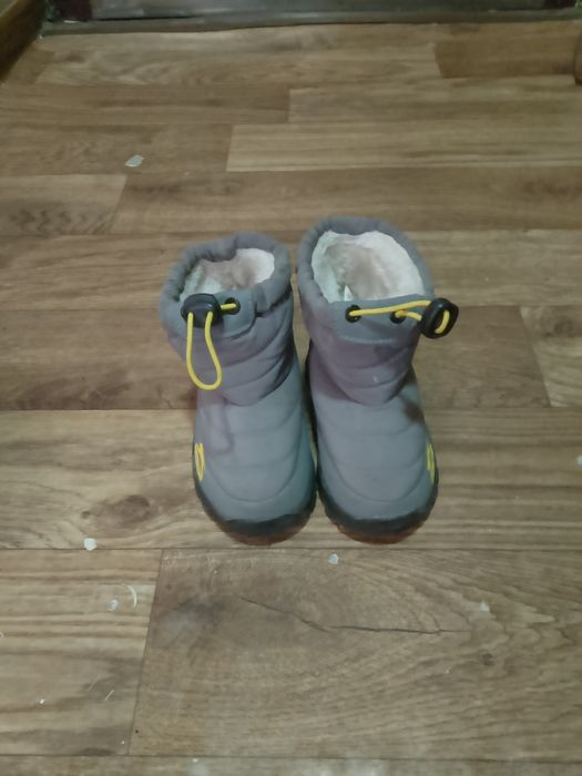 Продам детские сапоги