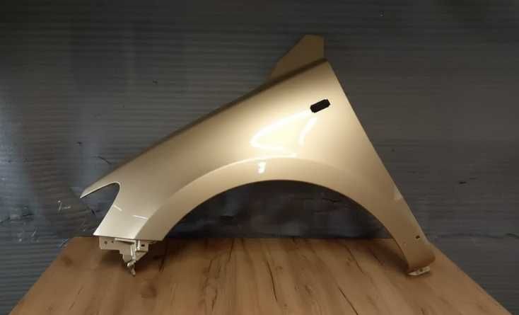 Aripa Fata Stanga Hyundai Santa-Fe 2005-2009 (Auriu)