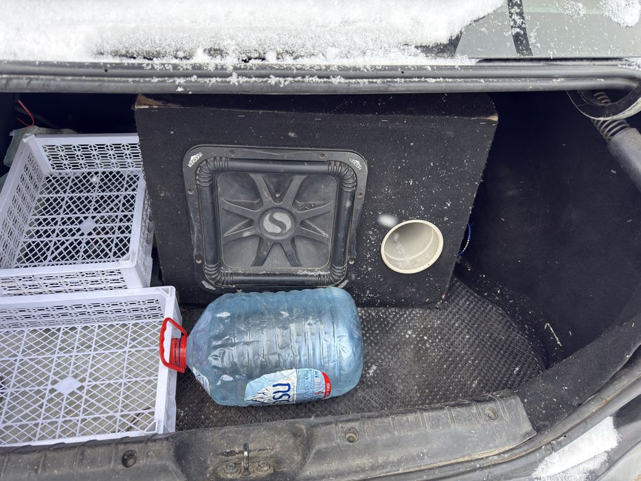 Сабвуфер Кикер с усилком