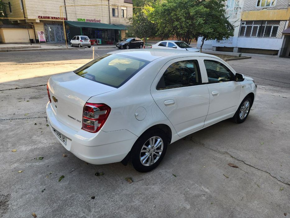 Продаётся Chevrolet Cobalt 4 позиция. 22 года. Пробег 22000 км.