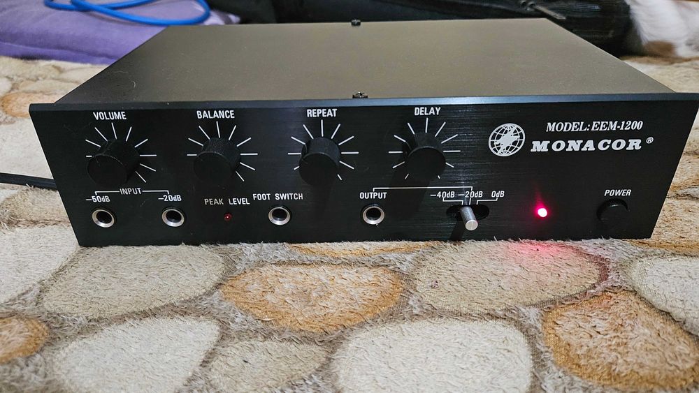 Продавам винтидж аналогов дилей Monacor EEM-1200