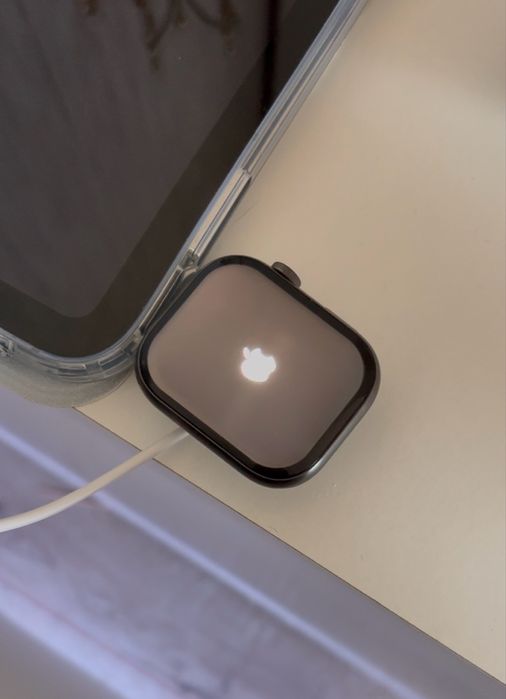Apple Watch Series 9 45 mm – ca nou, preț negociabil