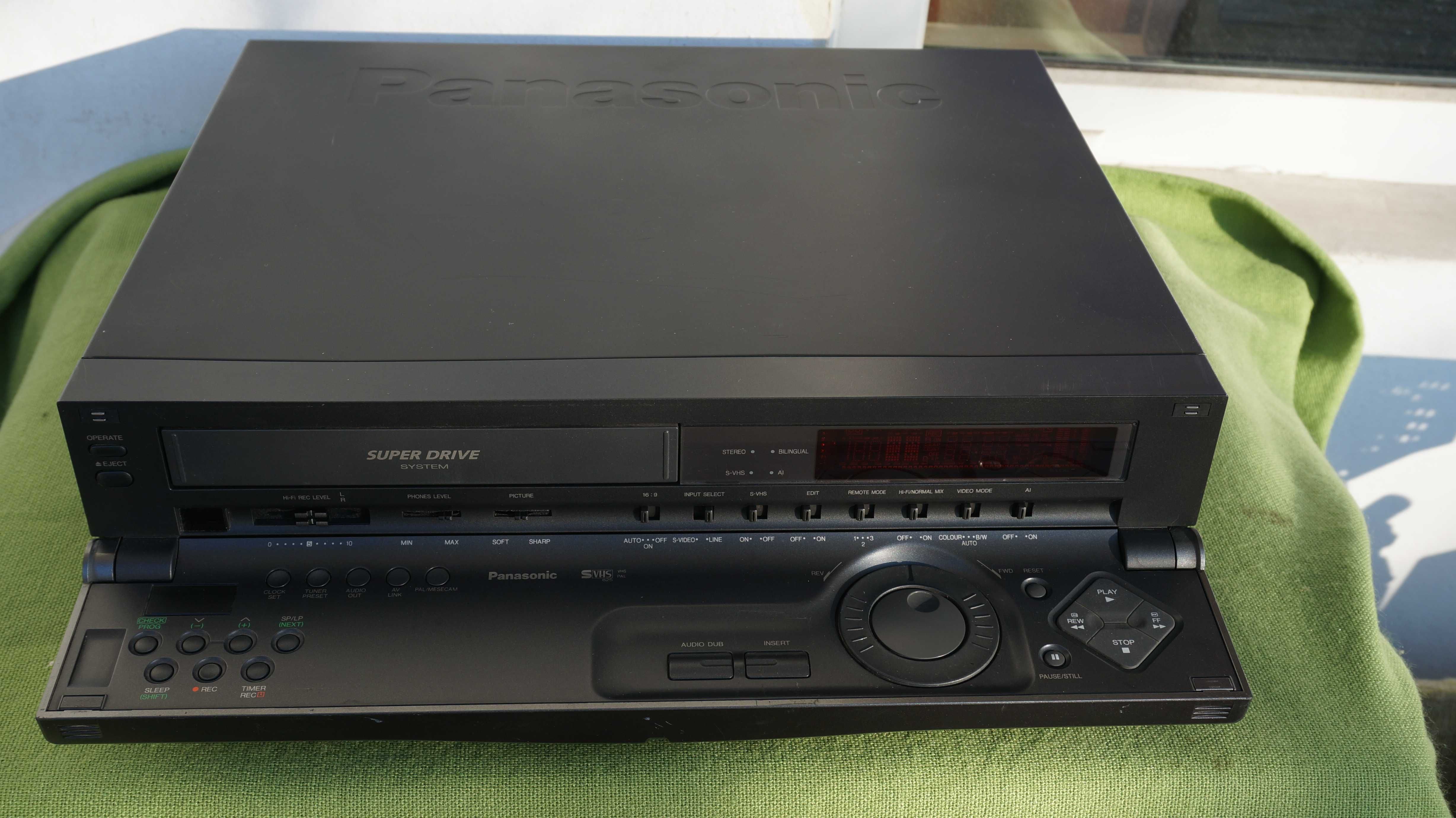 Video recorder de colectie S-VHS Panasonic NV-HS800 stereo Hi-Fi