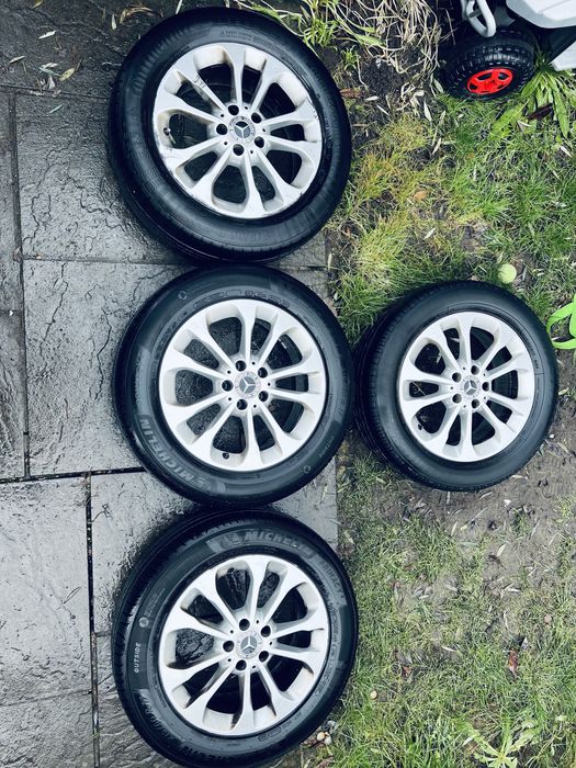 Jante 17 ORIGINALE Mercedes 215/60/17 Senzori