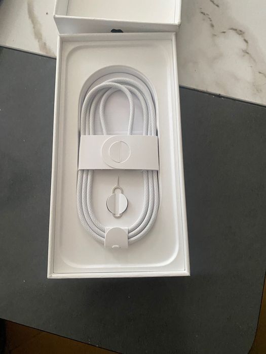 iPhone 16 pro max чисто нов