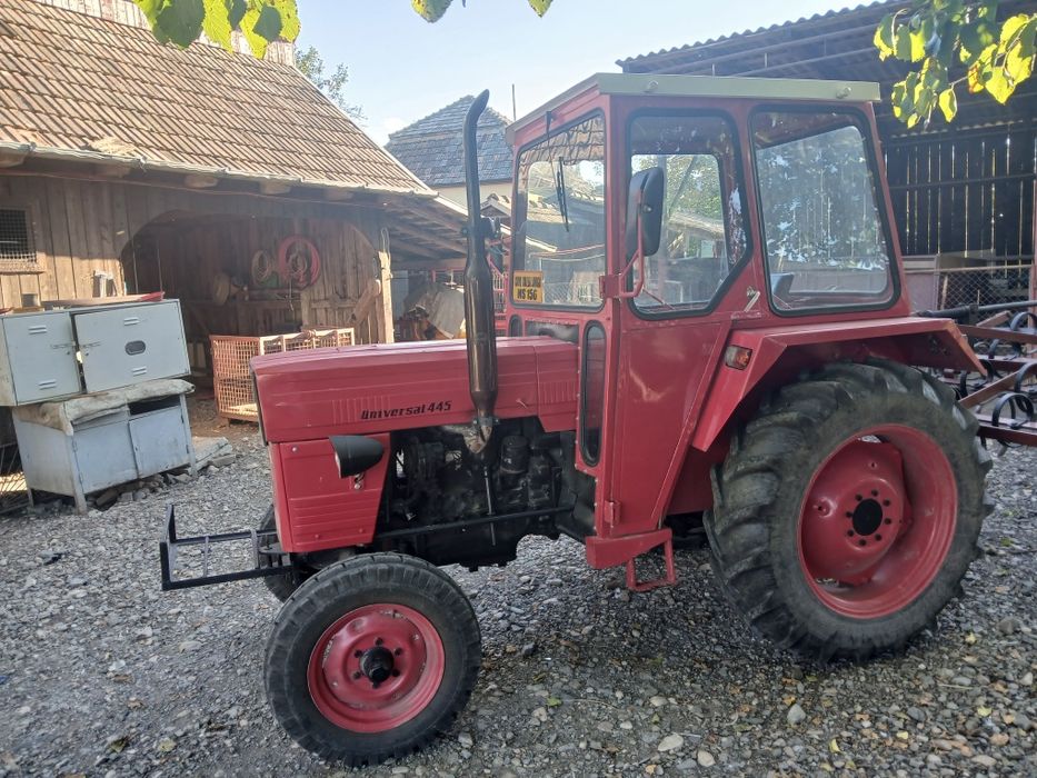 Tractor  u445  in stare foarte buna