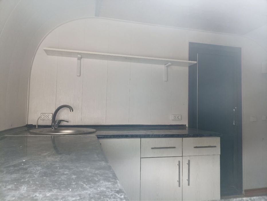 Tayor bisnez sotiladi