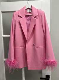 Пиджак пудро розовый М размер.