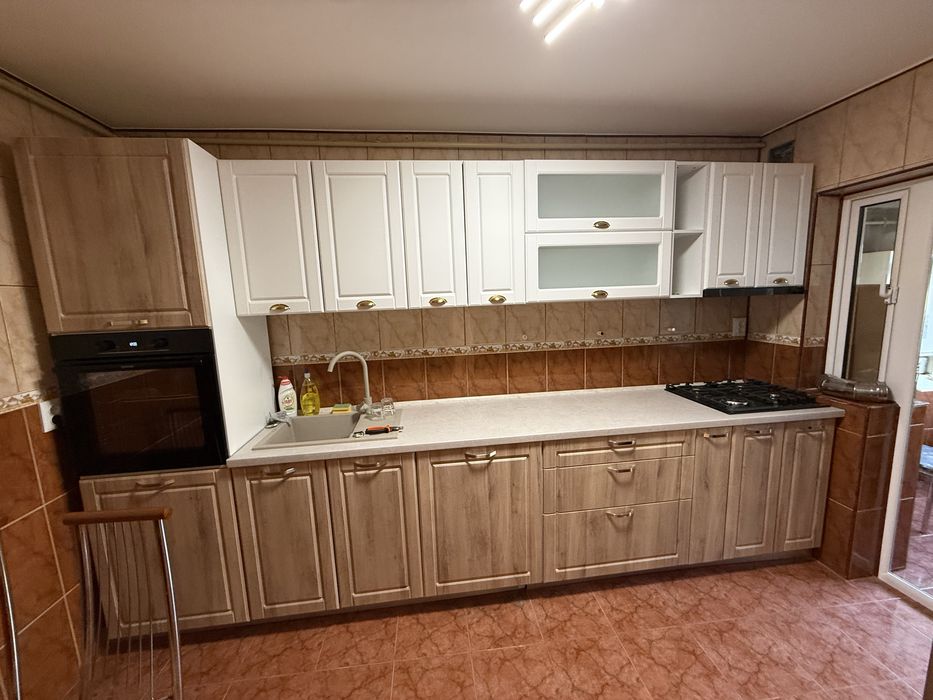 Inchiriez apartament 4 camere Centru  Vechi Craiova
