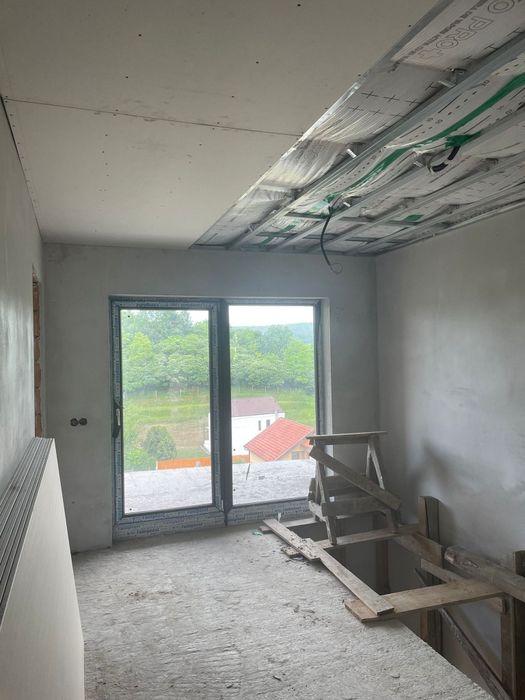 Zugrăveli faianță gresie debarasări apartamente  case mutări