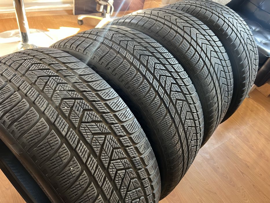4x Pirelli Iarna 285 40 22 & 325 35 22 Mercedes GLE w167 URUS RSQ8 8mm